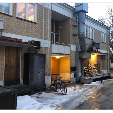 Yksio Kilometri Jokirannasta Forilta Apartment ตูร์กู ภายนอก รูปภาพ