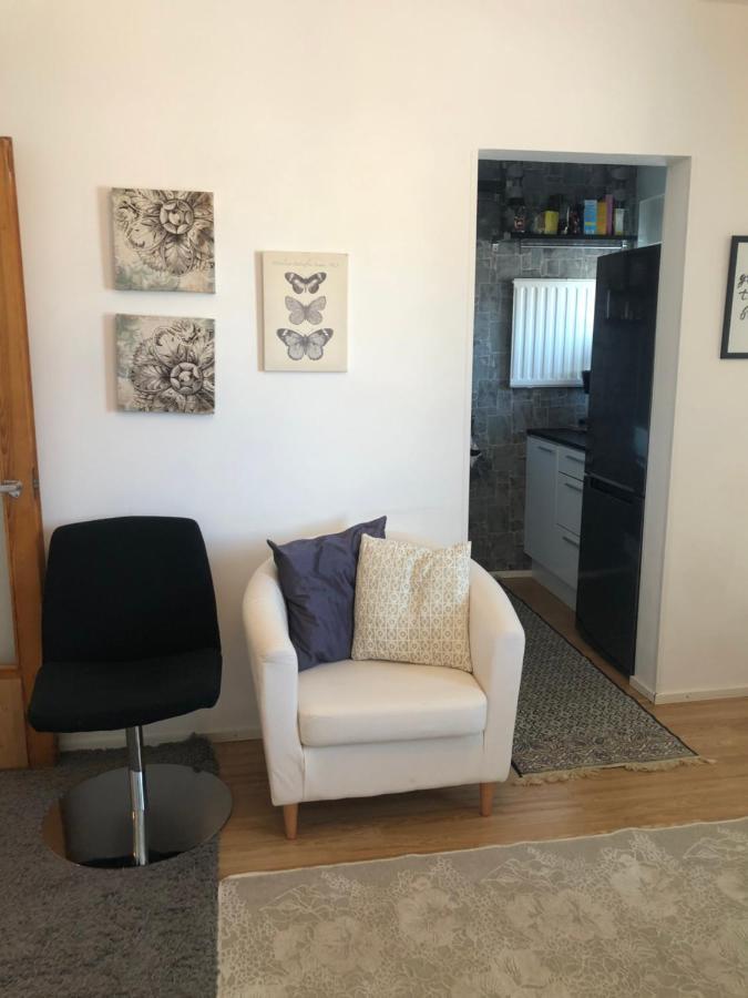 Yksio Kilometri Jokirannasta Forilta Apartment ตูร์กู ภายนอก รูปภาพ