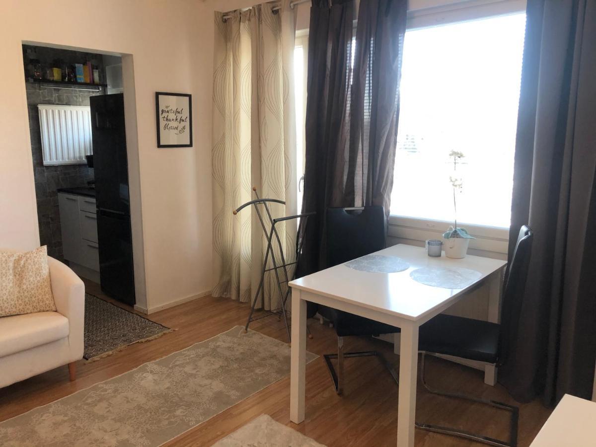 Yksio Kilometri Jokirannasta Forilta Apartment ตูร์กู ภายนอก รูปภาพ